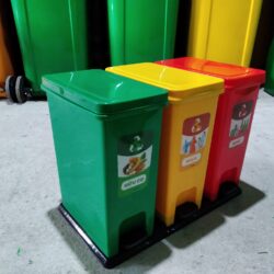 thùng rác phân loại 3 ngăn