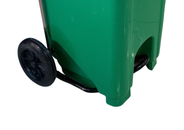 Thung-rac-240-lit-dap-chan-nhap-khau-gia-re